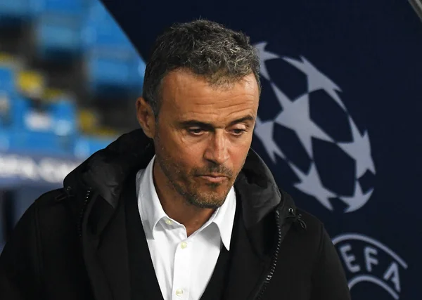 MANCHESTER, ENGLAND - NOVEMBER 1, 2016: Barselona teknik direktörü Luis Enrique, Manchester City ve FC Barcelona arasında oynanan UEFA Şampiyonlar Ligi C Grubu maçı öncesinde Manchester Stadyumu 'nda çekilmiş bir resim. Telif Hakkı: Cosmin Iftode / Picstaff