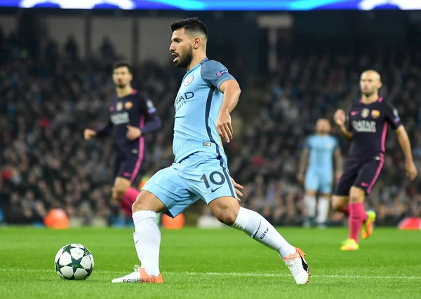 MANCHESTER, ENGLAND - NOVEMBER 1, 2016: Manchester City Stadyumu 'nda Manchester City ve FC Barcelona arasında oynanan UEFA Şampiyonlar Ligi C Grubu maçında Sergio Aguero' nun görüntüsü çekildi. Telif Hakkı: Cosmin Iftode / Picstaff