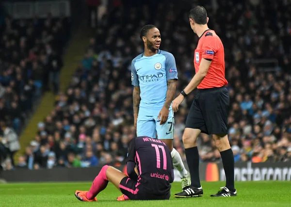 MANCHESTER, ENGLAND - NOVEMBER 1, 2016: Manchester City of Manchester Stadyumu 'nda oynanan UEFA Şampiyonlar Ligi C Grubu maçında Raheem Sterling (C) resmedildi. Telif Hakkı: Cosmin Iftode / Picstaff
