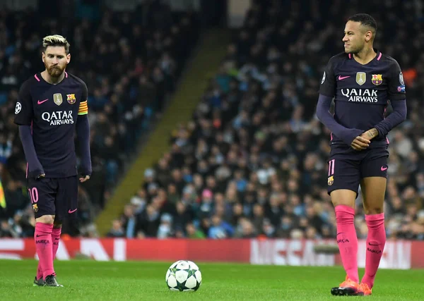 Manchester City ve FC Barcelona arasında oynanan UEFA Şampiyonlar Ligi C Grubu maçı sırasında Barcelona 'dan Lionel Messi (L) ve Neymar Jr. (R) tarafından resmedildi. Telif Hakkı: Cosmin Iftode / Picstaff