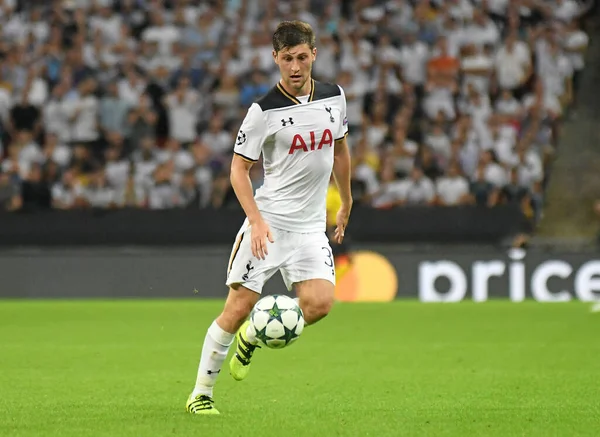 MANCHESTER, İngiltere - 14 Eylül 2016: Tottenahm 'dan Ben Davies, Tottenham Hotspur ve AS Monaco arasında oynanan UEFA Şampiyonlar Ligi E Grubu maçı sırasında Wembley Stadyumu' nda görüntülendi. Telif Hakkı: Cosmin Iftode / Picstaff