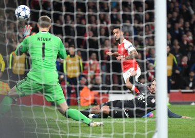 LONDON, ENGLAND - 7 Mart 2017: Arsenal 'den Theo Walcott, Emirates Stadyumu' nda Arsenal FC ve Bayern Münih arasında oynanan UEFA Şampiyonlar Ligi 16. Telif Hakkı: Cosmin Iftode / Picstaff