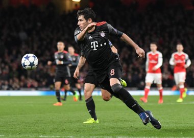 LONDON, ENGLAND - 7 Mart 2017: Bayern 'den Javi Martinez, Emirates Stadyumu' nda Arsenal FC ve Bayern Münih arasında oynanan UEFA Şampiyonlar Ligi 16. Telif Hakkı: Cosmin Iftode / Picstaff