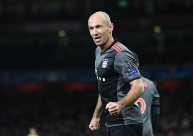 LONDON, ENGLAND - 7 Mart 2017: Bayern 'li Arjen Robben, Arsenal FC ve Bayern Munchen arasında oynanan 16 maçlık UEFA Şampiyonlar Ligi ikinci turunda attığı golü kutluyor. Telif Hakkı: Cosmin Iftode / Picstaff