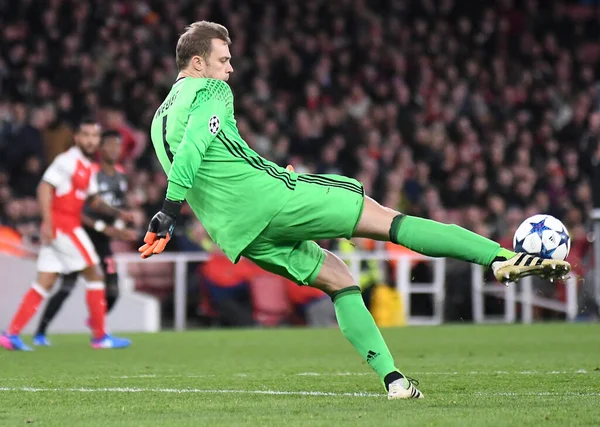 LONDON, ENGLAND - 7 Mart 2017: Bayern 'den Manuel Neuer, Emirates Stadyumu' nda Arsenal FC ve Bayern Münih arasında oynanan 16. Telif Hakkı: Cosmin Iftode / Picstaff
