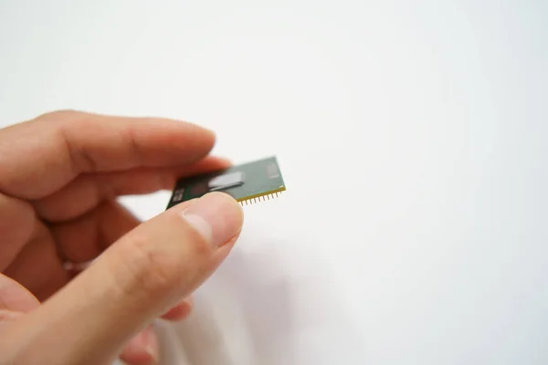 Bilgisayar işlemcisi belleğinin eli