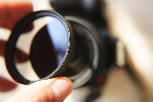 DSLR Kamera Mercek Süzgeci Elle Tutma