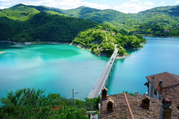 Turano Gölü ve Köprüsü, İtalya Tatilleri 