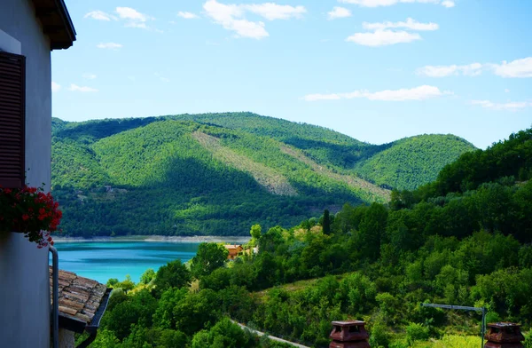 Güzel Panorama Turano Gölü İtalya Seyahat