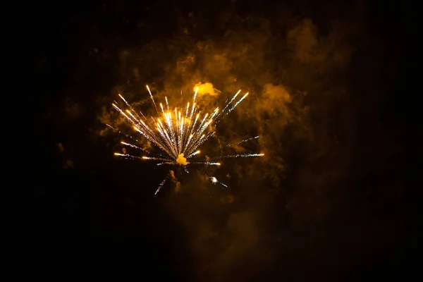 Blau Orange Grün Rot Gelb Feuerwerk Mit Langzeitbelichtung Mit Dunkelschwarzem — Stockfoto