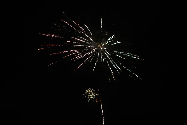 Explosão Fogo Artifício Com Fundo Preto — Fotografia de Stock