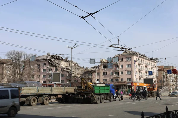 Ukrayna 'nın bir Rus füzesiyle patlamasının sonuçları. Ukrayna ve Rusya arasındaki savaş