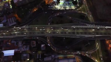 İtalya, Roma 'da Grand Raccordo Anulare Otoyolu' nda trafik vardı. - Yüksek açı