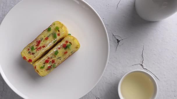 Egg Roll Made Paprika Bell Peppers Egg Rolls Served Alcoholic — Αρχείο Βίντεο