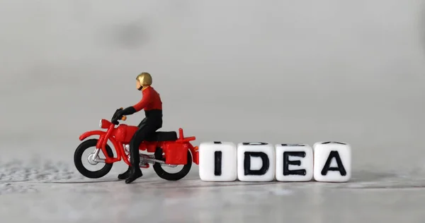 Cube Blanc Avec Mot Idée Idea Les Personnes Miniatures Avec — Photo