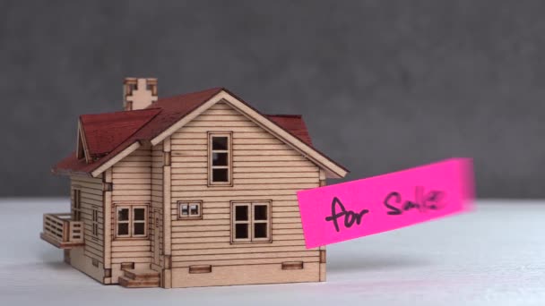 Sale Text Paper Miniature House Miniature House Business Concept — Stockvideo