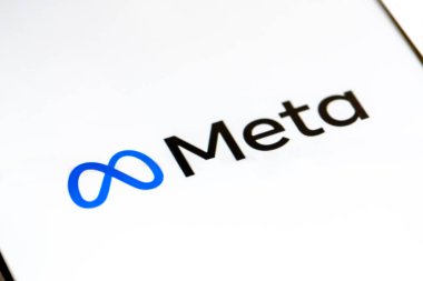 Menlo Park, Kaliforniya, ABD - 6 Kasım 2021: Akıllı telefondaki Meta Platformu, Amerikan çokuluslu teknoloji holdingi, kapatın