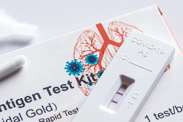 Positieve Covid Antigeen Testkit Voor Zelftesten Één Stap Coronavirus Antigeen — Stockfoto