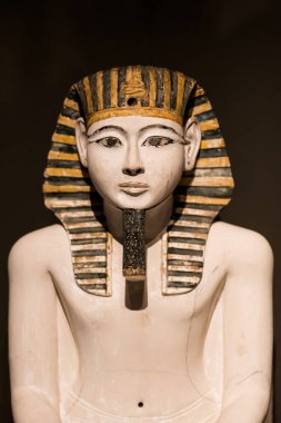 Torino, İtalya - 6 Eylül 2021: Mısır Müzesi, Torin, İtalya, I. Amenhotep 'in Tarikat heykeli, taş, kireç taşı, Yeni Krallık, Dokuzuncu Hanedan, Ramesside dönemi,