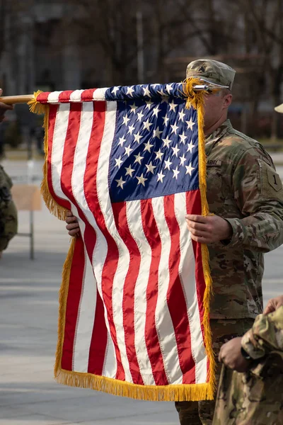 Verenigde Staten Maart 2022 Amerikaanse Mariniers Rollen Rollen Amerikaanse Vlag — Stockfoto