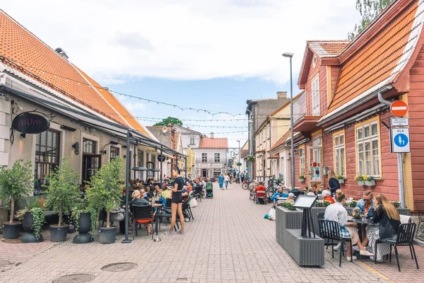 Parnu Estônia Europa Junho 2022 Rua Cidade Velha Parnu Com — Fotografia de Stock