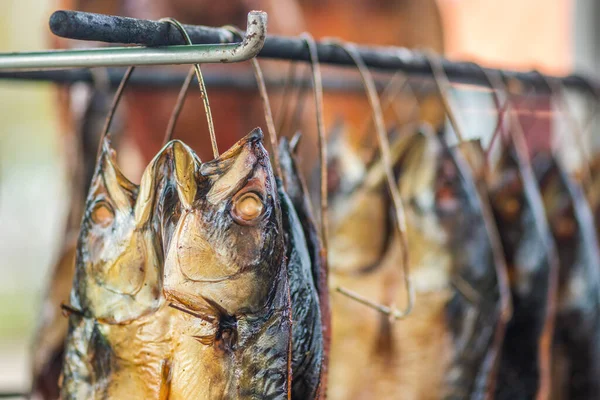 Hanging Smoke Dried Mackerel Fish Fish Market Just Smoked Hardwood — Fotografia de Stock