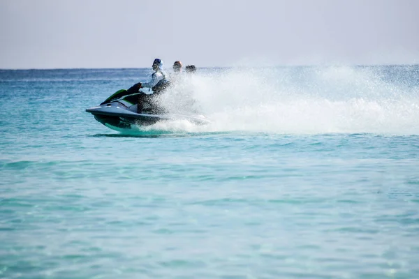 Mar Caribe Visto Desde Cancún Con Aguas Turquesas Claras Scooters —  Fotos de Stock