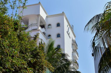 Cancun, Hotel Area, plajlar, deniz, yüzme havuzları, palmiye ağaçları, tropikal bitki örtüsü Meksika Körfezi kıyısında en az 15 ila en fazla 35 derece sıcaklıkta tropikal iklimi olan bir spa merkezidir.