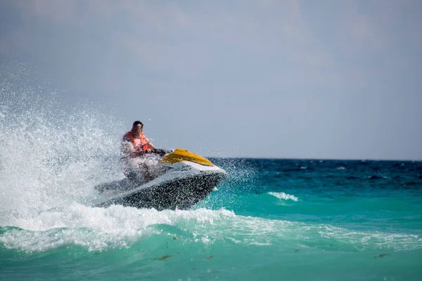 Mar Dei Caraibi Visto Cancun Con Acque Turchesi Limpide Scooter — Foto Stock