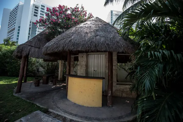Cancun Hotel Area Praias Mar Piscinas Palmeiras Vegetação Tropical Resort — Fotografia de Stock