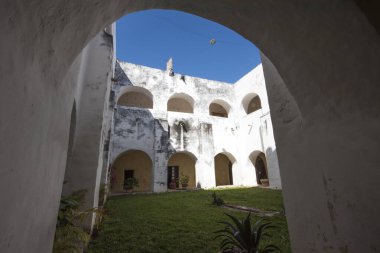 Izamal, Meksika 'nın Yucatn eyaletinde yer alan ve Yucatn' da Sarı Şehir olarak bilinen küçük bir şehirdir..