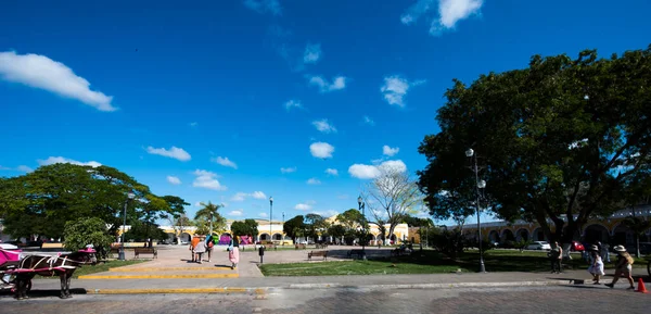 Κεντρική Πλατεία Izamal Izamal Είναι Μια Μικρή Πόλη Στο Μεξικανικό — Φωτογραφία Αρχείου