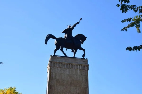 Estatua Ecuestre Esteban Grande Suceava Monumento Bronce Dedicado Voivoda Moldavo —  Fotos de Stock