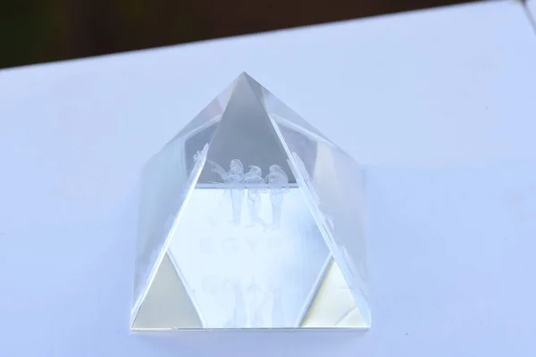 Crystal Souvenir Som Representerar Pyramiderna Giza Som Skapades Det Antika — Stockfoto