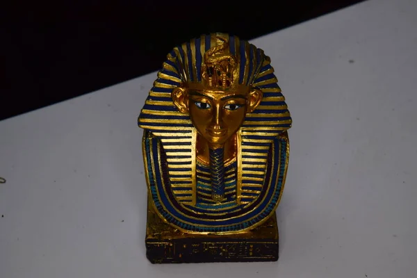 Recuerdo Cerámica Que Representa Máscara Tutankamón Una Máscara Oro Del — Foto de Stock