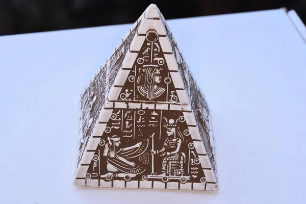 Recuerdo Piedra Que Representa Gran Pirámide Guiza Que Fueron Creados —  Fotos de Stock