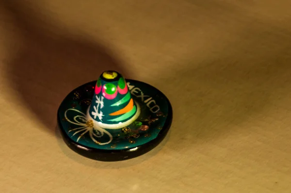 Сувенир Представляющий Собой Магнит Сомбреро Мексика Сувенир Представляет Собой Ярко — стоковое фото