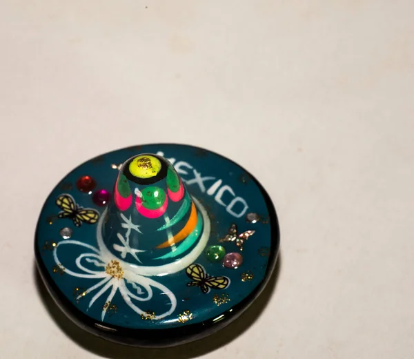 Souvenir Representing Magnet Sombrero Mexico Souvenir Representing Brightly Colored Glass — Stockfoto