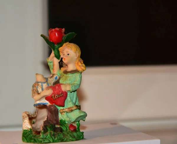 Los Recuerdos Que Representan Estatuillas Porcelana Son Estatuillas Modeladas Porcelana — Foto de Stock