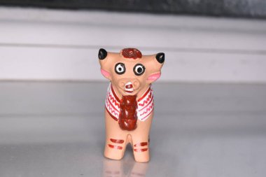 Pukara boğalarını, şans getirenleri ve refahı temsil eden hediyelik eşyalar, pukara kültürüne mensup halk zanaatkarları tarafından çeşitli renklerde diş minesi boyalarıyla boyanmıştır.