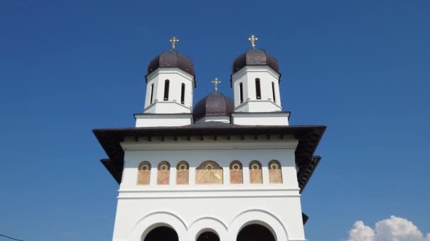 Muren Kyrkan Byggdes 1936 Novaci Ortodox Kristen Kyrka Byggd Mellankrigstiden — Stockvideo