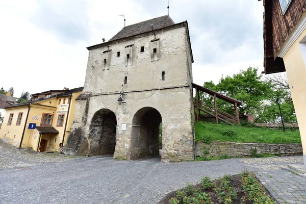 Una Torre Della Fortezza Sighisoara Circondata Muro Costruita Proteggere Città — Foto Stock