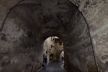 Sighisoara 'daki saat kulesi kalenin ana kapısı ve 1575 yılına kadar belediye binası olan en büyük savunma kulesidir.