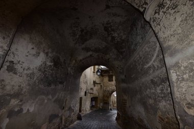 Sighisoara 'daki saat kulesi kalenin ana kapısı ve 1575 yılına kadar belediye binası olan en büyük savunma kulesidir.