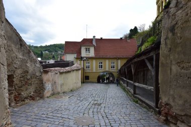 Sighisoara 'daki saat kulesi kalenin ana kapısı ve 1575 yılına kadar belediye binası olan en büyük savunma kulesidir.
