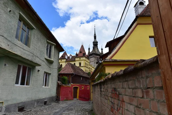 Sighisoara 'daki saat kulesi kalenin ana kapısı ve 1575 yılına kadar belediye binası olan en büyük savunma kulesidir.