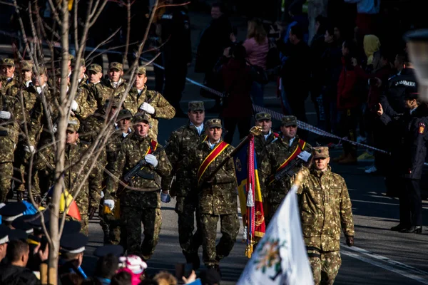 Festa Nazionale Della Romania Sfilata Targu Jiu Con Soldati Dell — Foto Stock