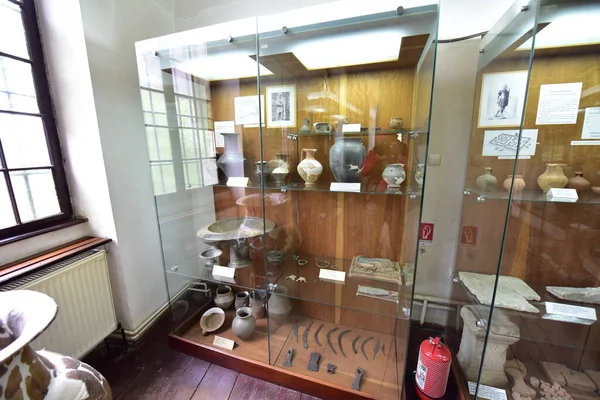 Saat Kulesi Müzesi veya Eski Sighisoara Müzesi Romanya 'da dikey olarak düzenlenmiş tek müzedir ve arkeolojik parçalar, tekstil, ahşap ve cam el sanatları loncalarının simgelerinden oluşmaktadır..