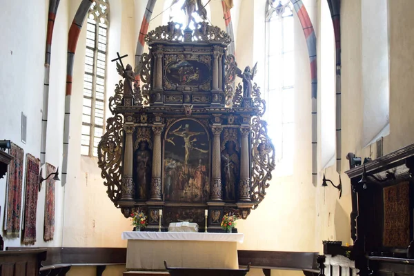 Binnen Katholieke Kerk Van Sighisoara Met Orgel Bogen Romeinse Rozetten — Stockfoto