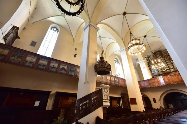 Dentro Igreja Católica Sighisoara Com Órgão Arcos Rosetas Romanas Torre — Fotografia de Stock